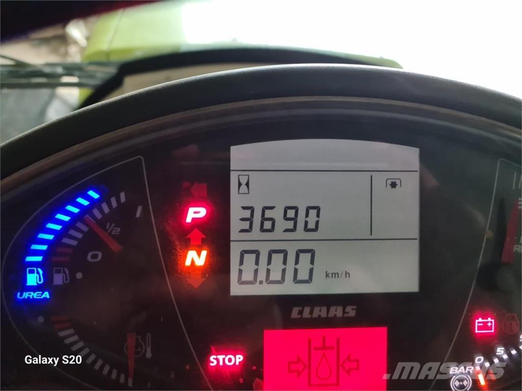 CLAAS Axion 810 トラクター