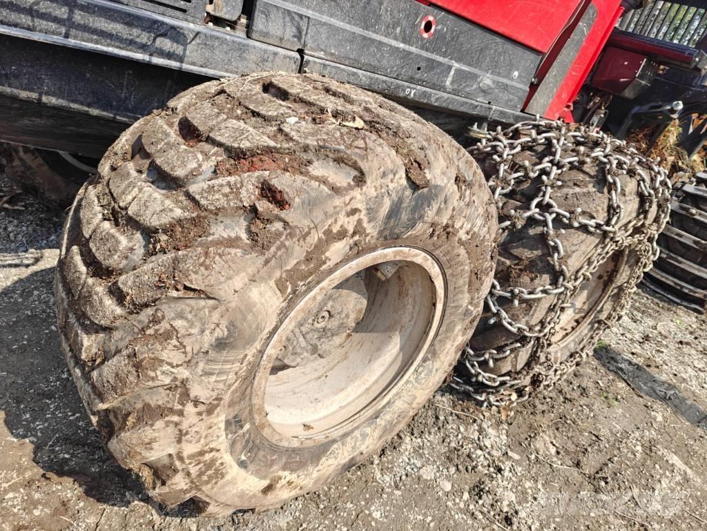 Komatsu 875 フォワーダー