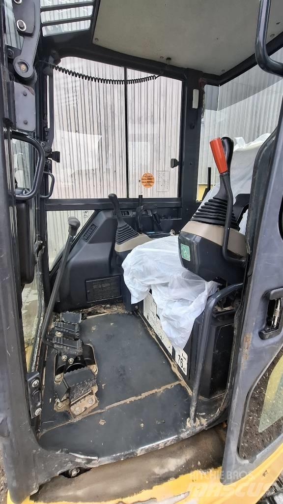 Komatsu PC27MR ミニ油圧ショベル 7t以下（ミニユンボ・ミニディガー）