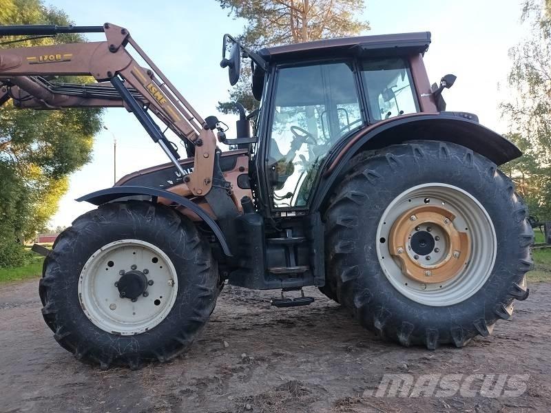 Valtra N 141 トラクター