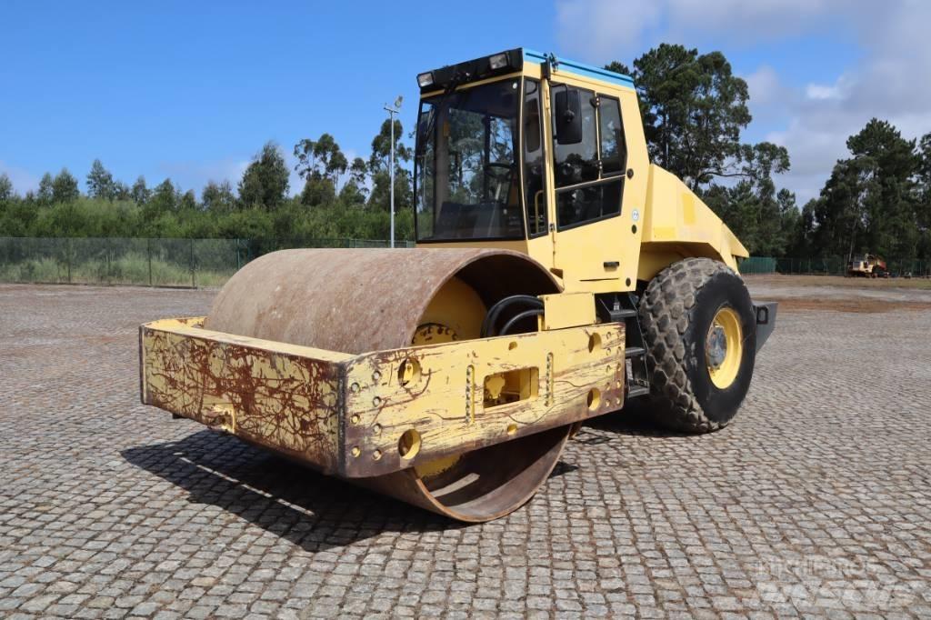 Bomag BW 219 DH-3 振動ローラ