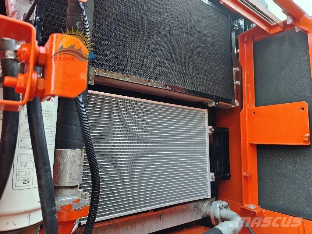 Doosan DX 300 LC 大型油圧ショベル12t以上（パワーショベル・ユンボ）