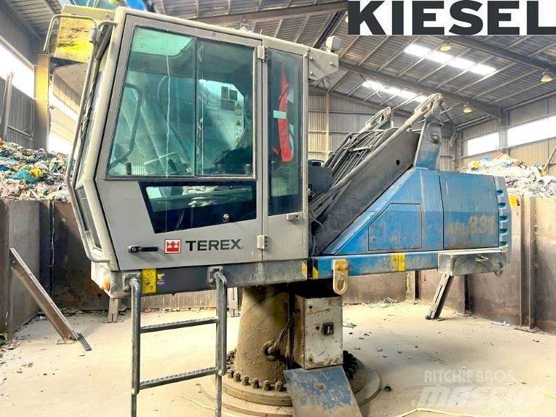 Fuchs AHL 831 D 廃棄物／工業産廃処理機