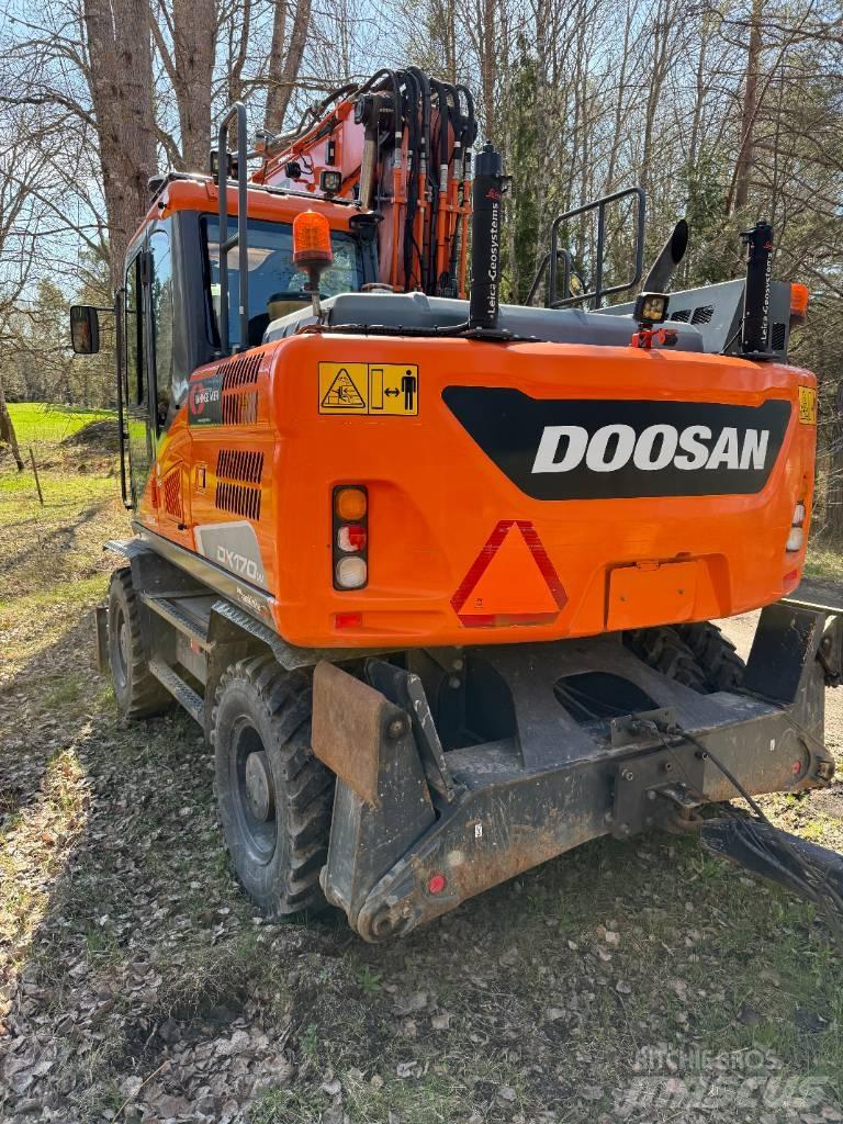 Doosan DX 170 W-5 ホイール式油圧ショベル（パワーショベル・ユンボ・バックホー）