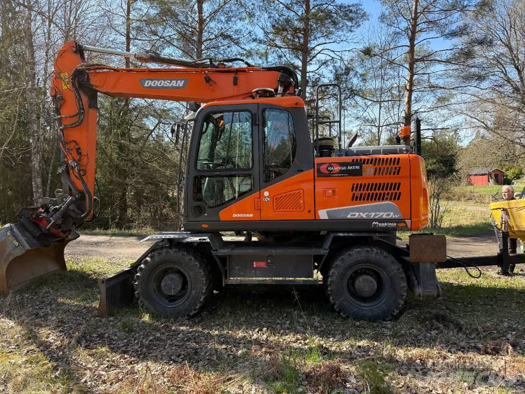 Doosan DX 170 W-5 ホイール式油圧ショベル（パワーショベル・ユンボ・バックホー）