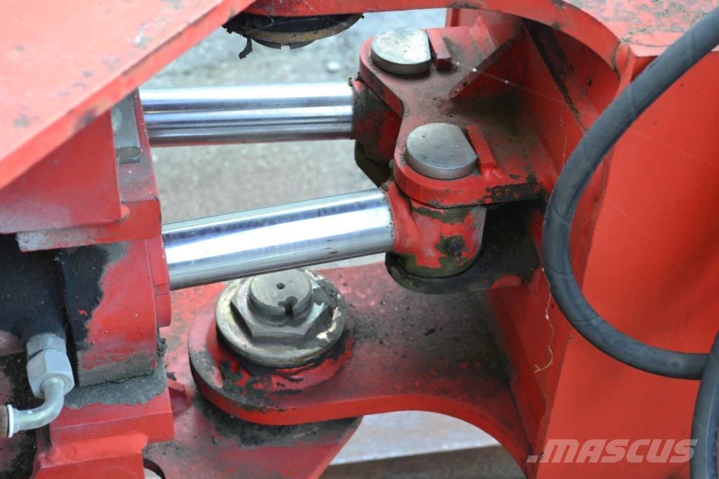 Manitou N 4M 垂直昇降型リフト