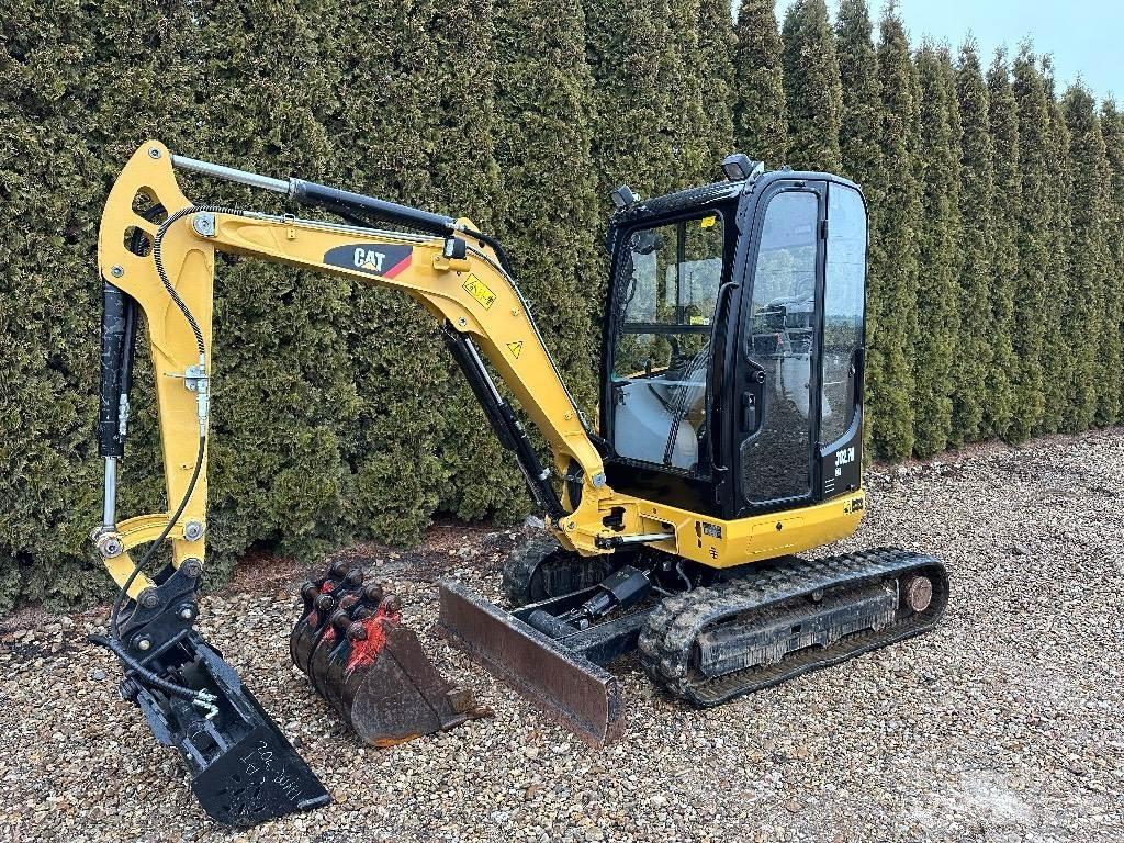 CAT 302.7 D CR ミニ油圧ショベル 7t以下（ミニユンボ・ミニディガー）
