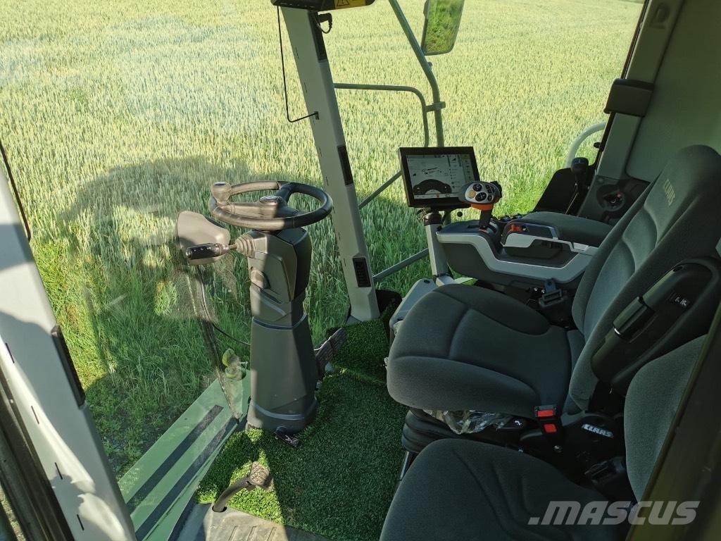 CLAAS Tucano 420 コンバイン