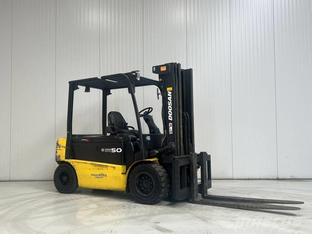 Doosan B50X-5 バッテリーフォークリフト