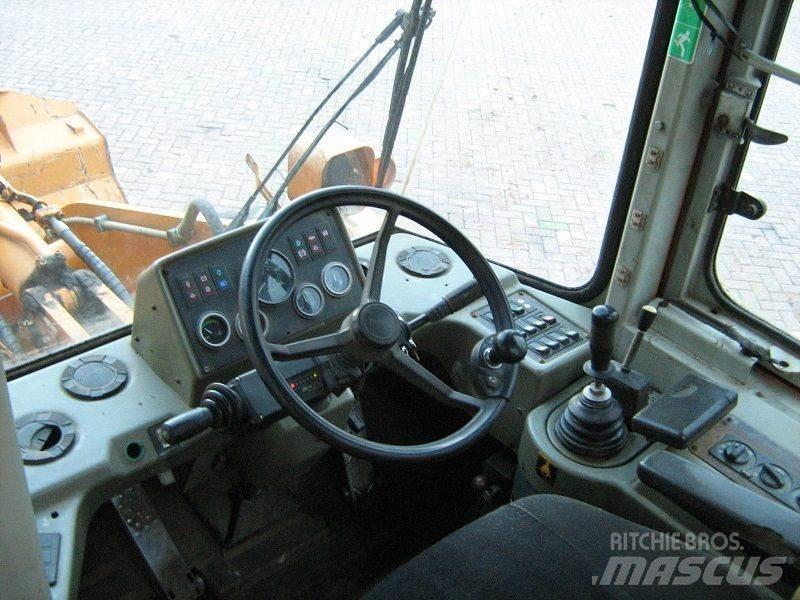 Hyundai HL740-3 ホイールローダー・タイヤショベル