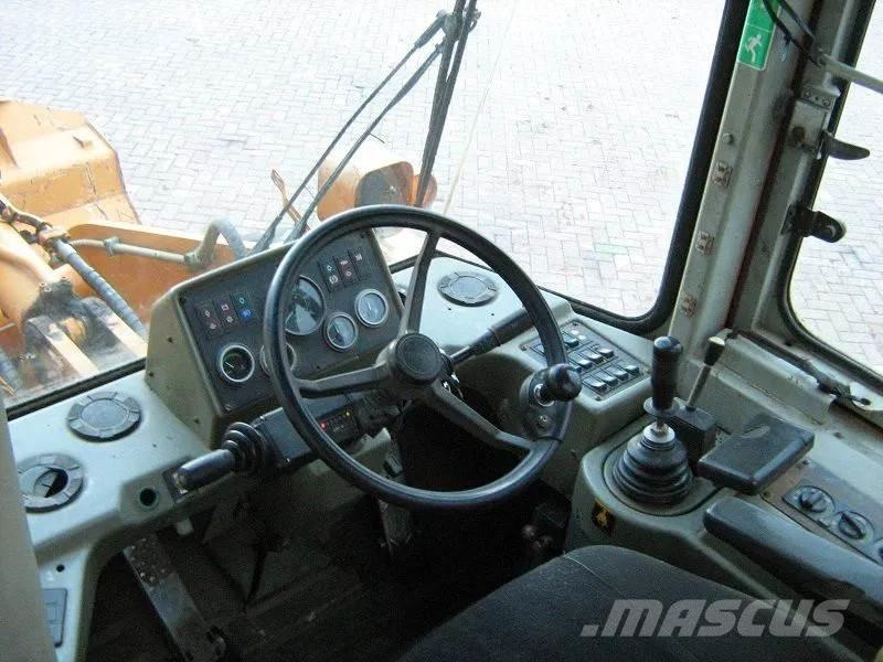 Hyundai HL740-3 ホイールローダー・タイヤショベル