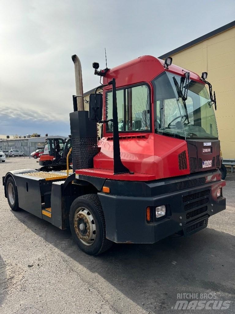 Kalmar T2 トーイングトラック