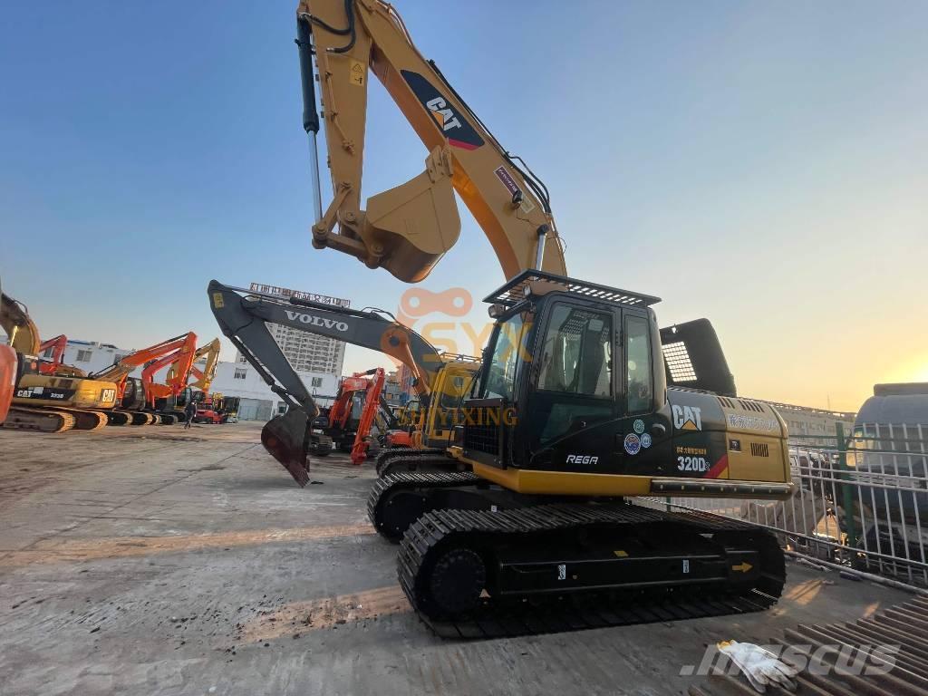 CAT 320 D 大型油圧ショベル12t以上（パワーショベル・ユンボ）