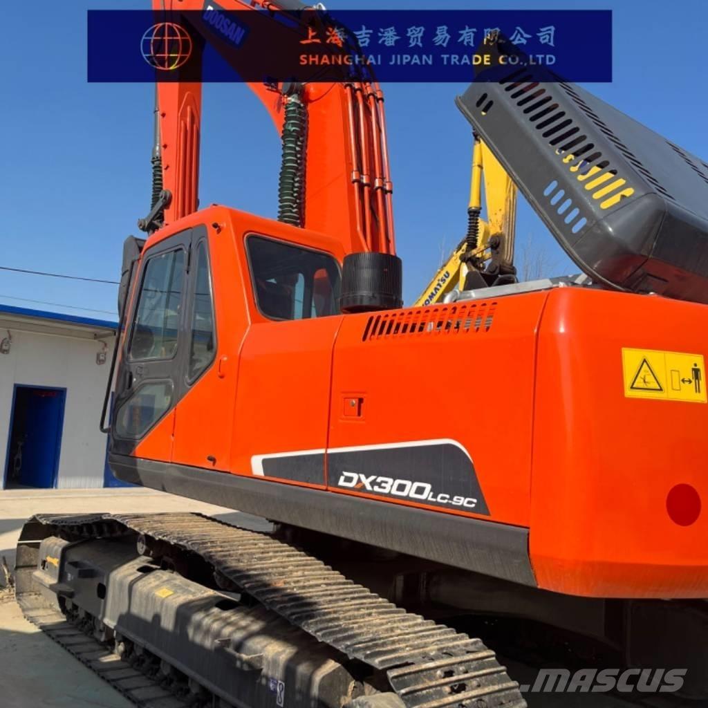 Doosan DX 300 大型油圧ショベル12t以上（パワーショベル・ユンボ）