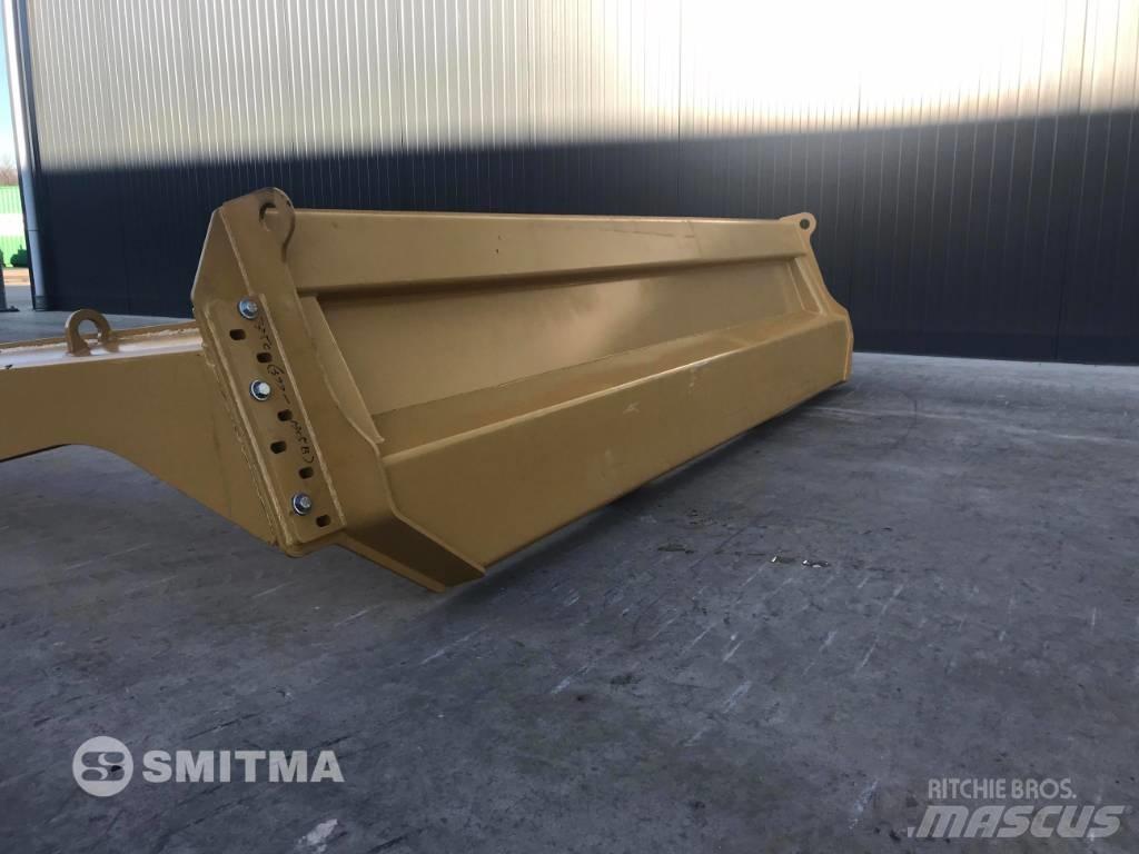 CAT 735C テールゲート