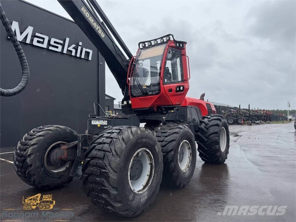 Komatsu 951 ハーベスター