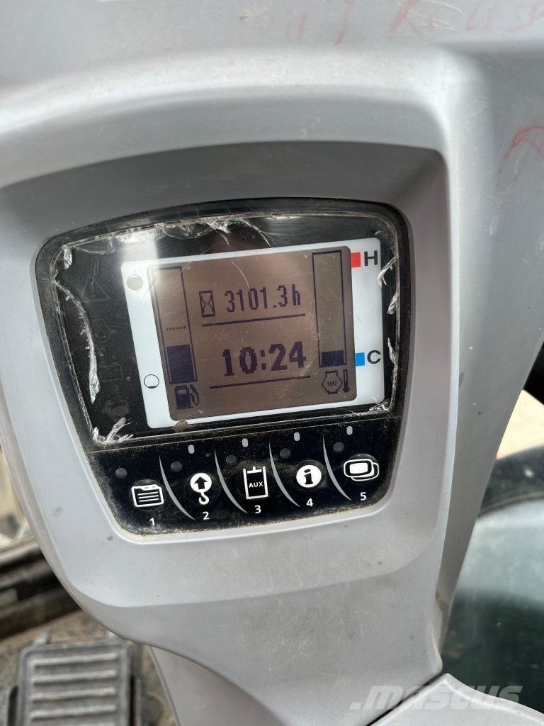 Kubota KX 057-4 ミニ油圧ショベル 7t以下（ミニユンボ・ミニディガー）