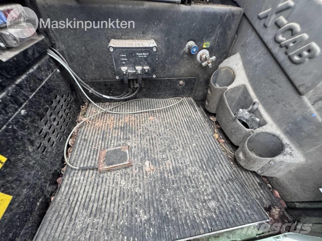 Jonsered J 1088 S 木材積込用クレーン