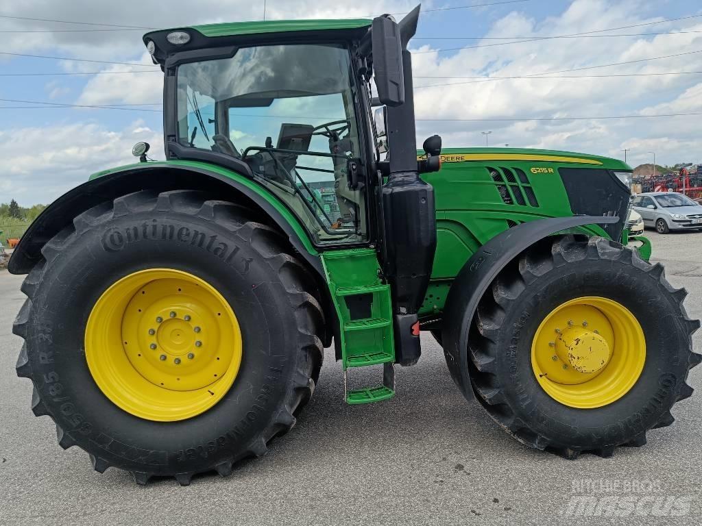 John Deere 6215 R トラクター