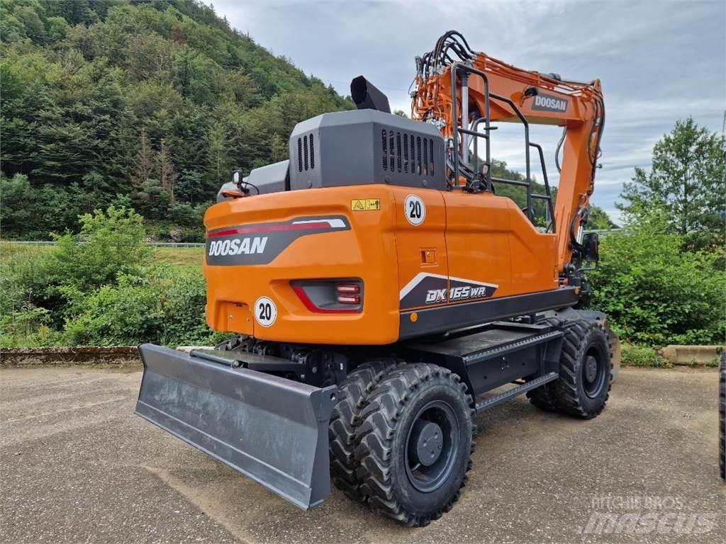 Doosan DX165WR-7 ホイール式油圧ショベル（パワーショベル・ユンボ・バックホー）