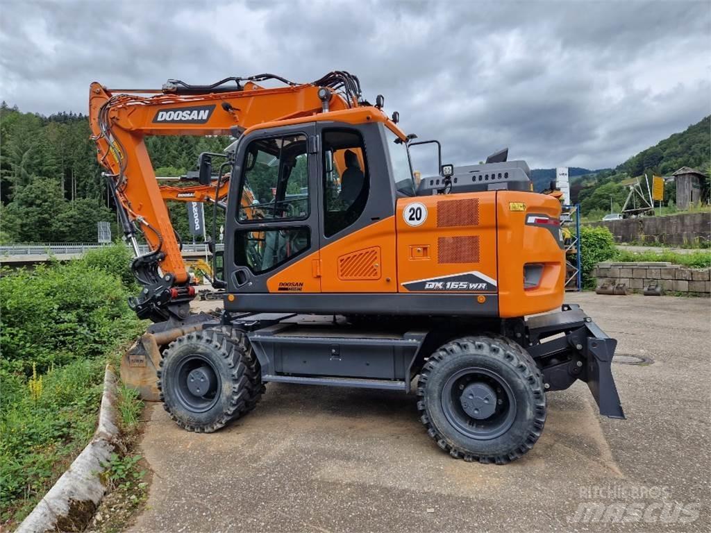 Doosan DX165WR-7 ホイール式油圧ショベル（パワーショベル・ユンボ・バックホー）
