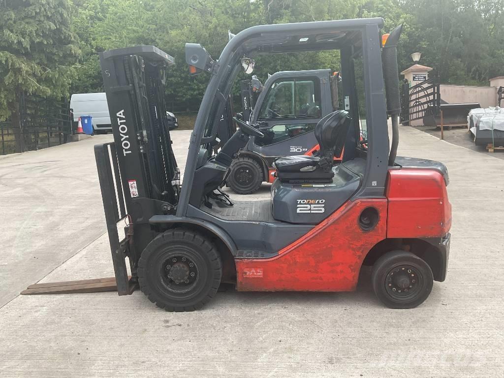 Toyota 02-8 FDF 25 ディーゼル・軽油