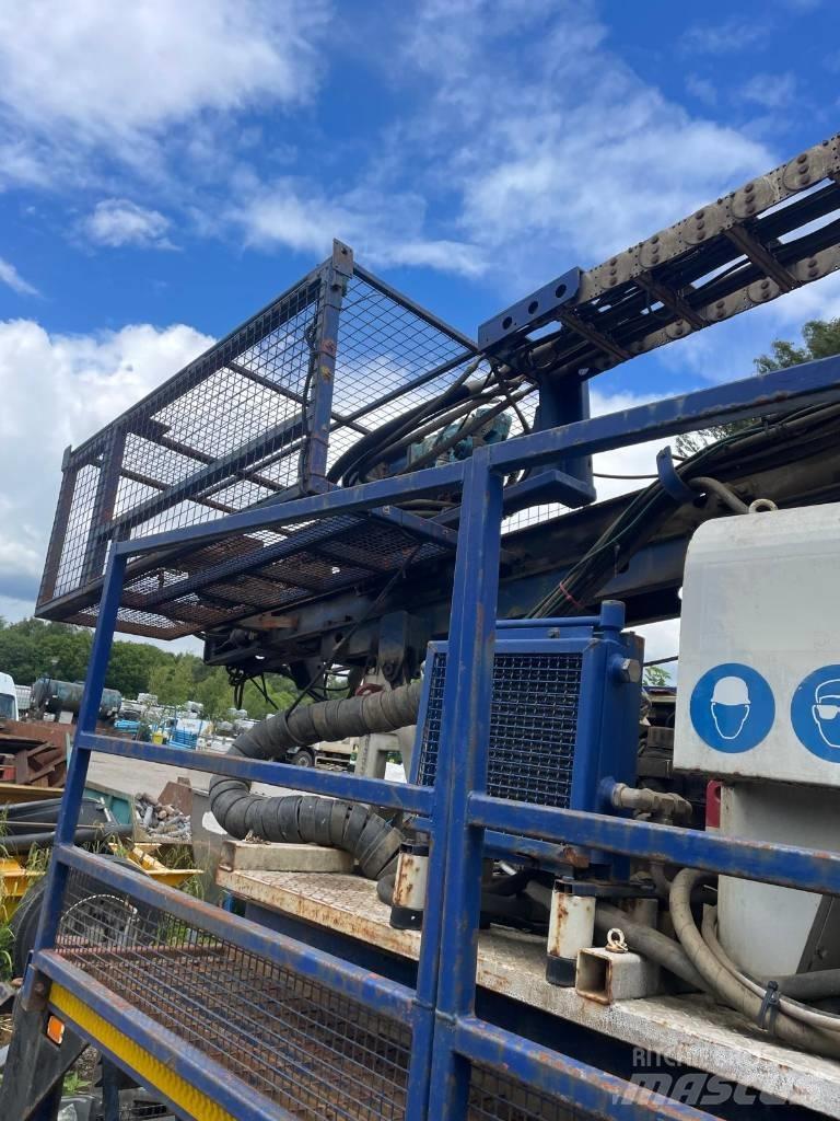 Boart Longyear DB520 自走式掘削トラック