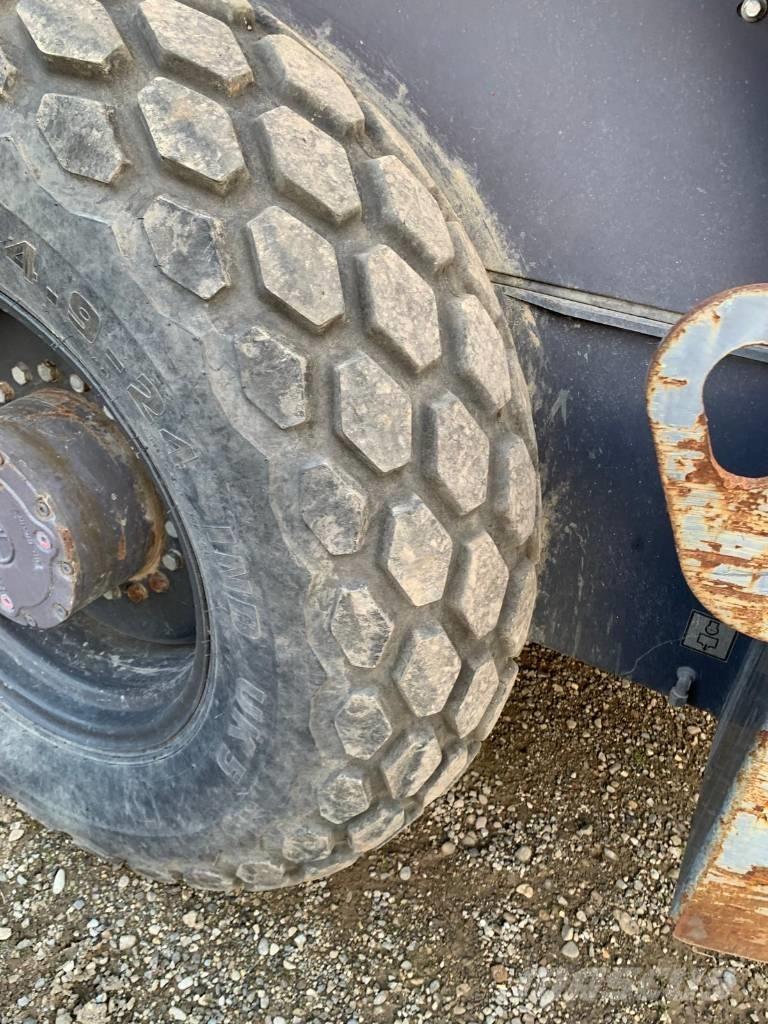 Ammann ASC 90 プレートコンパクター