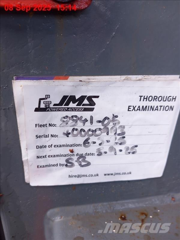 SkyJack SJ 8841 RT シザースリフト