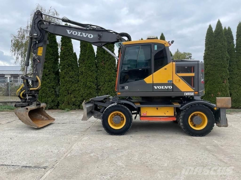 Volvo EWR150 E ホイール式油圧ショベル（パワーショベル・ユンボ・バックホー）