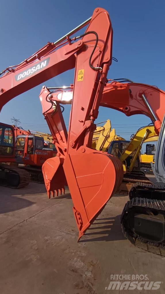 Doosan DX 300 LC 大型油圧ショベル12t以上（パワーショベル・ユンボ）