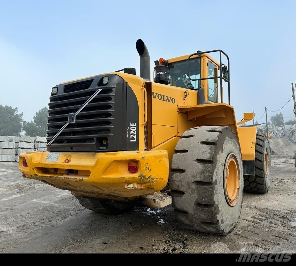 Volvo L 220 E ホイールローダー・タイヤショベル