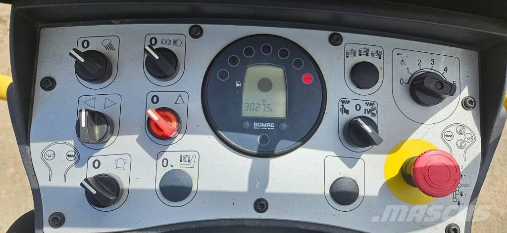 Bomag BW 100 ACM-5 コンバインドローラ