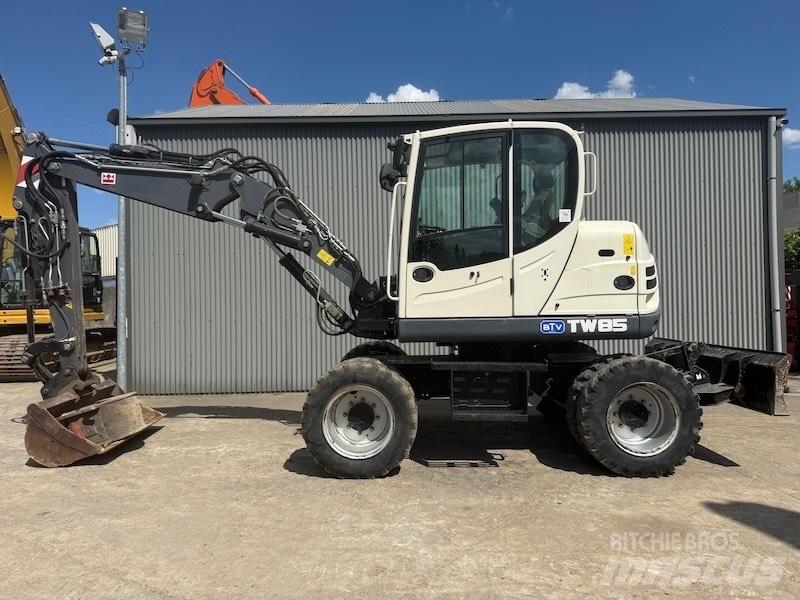 Terex TW 85 ホイール式油圧ショベル（パワーショベル・ユンボ・バックホー）