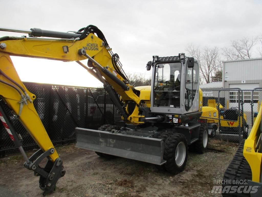 Wacker Neuson EW 100 ホイール式油圧ショベル（パワーショベル・ユンボ・バックホー）
