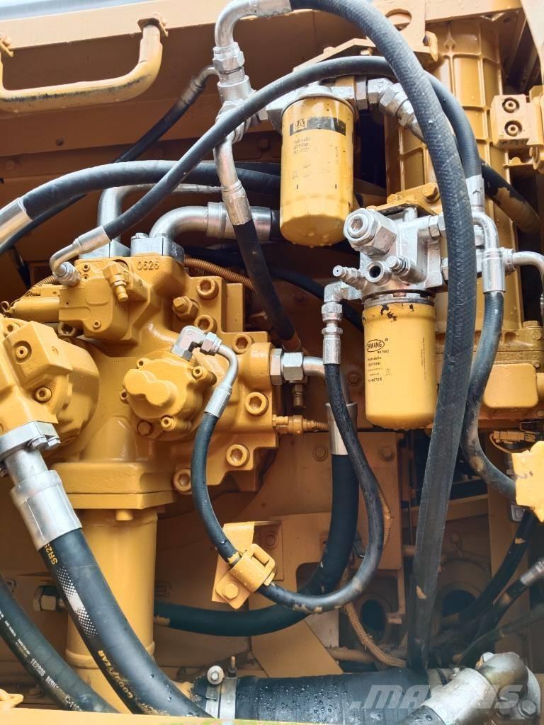 CAT 330 D 大型油圧ショベル12t以上（パワーショベル・ユンボ）
