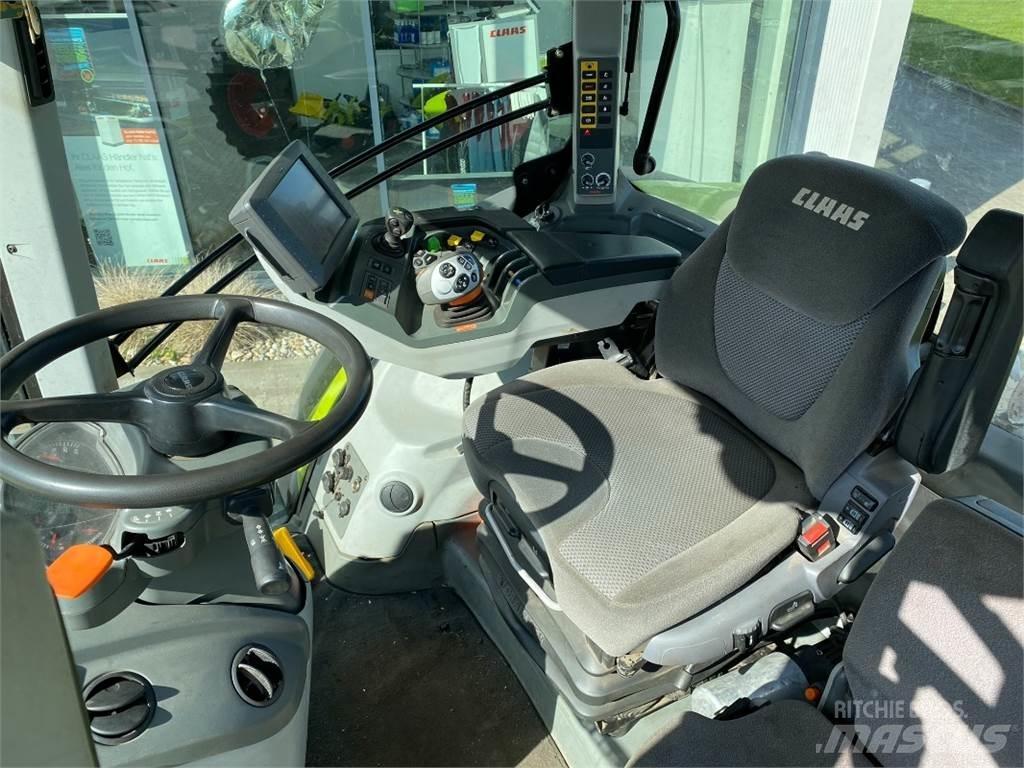 CLAAS AXION 810 トラクター