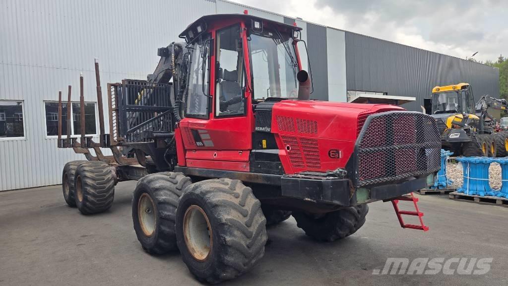 Komatsu 855 フォワーダー