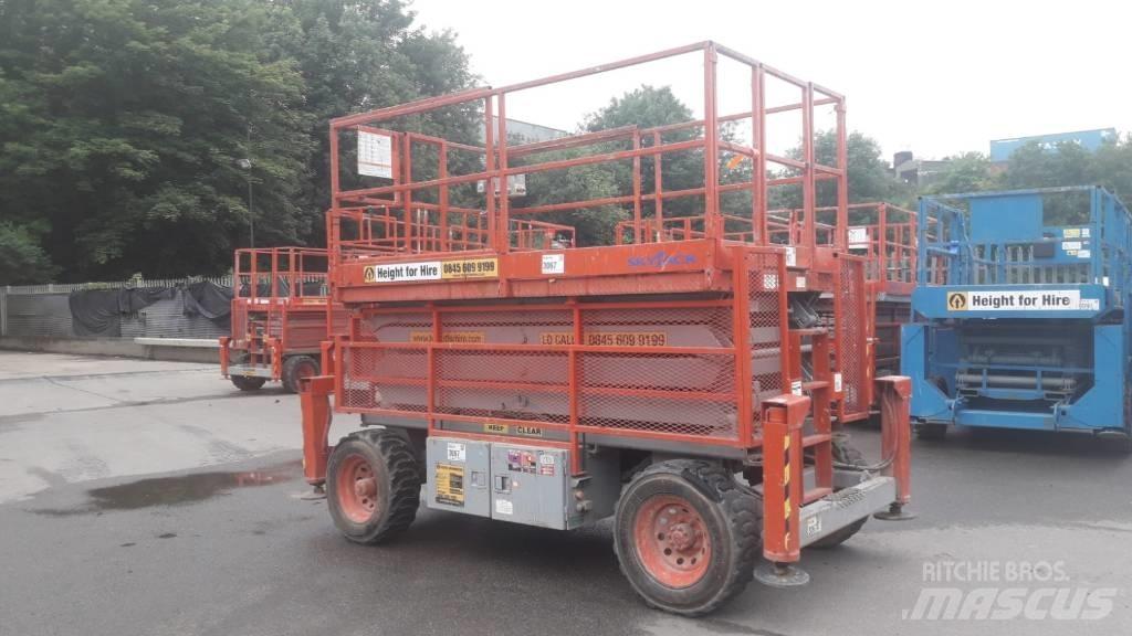 SkyJack SJ 7135 RT シザースリフト