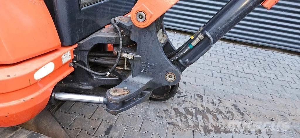 Kubota KX71-3 ミニ油圧ショベル 7t以下（ミニユンボ・ミニディガー）