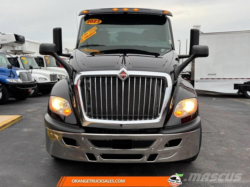 International LT 625 タンカートラック