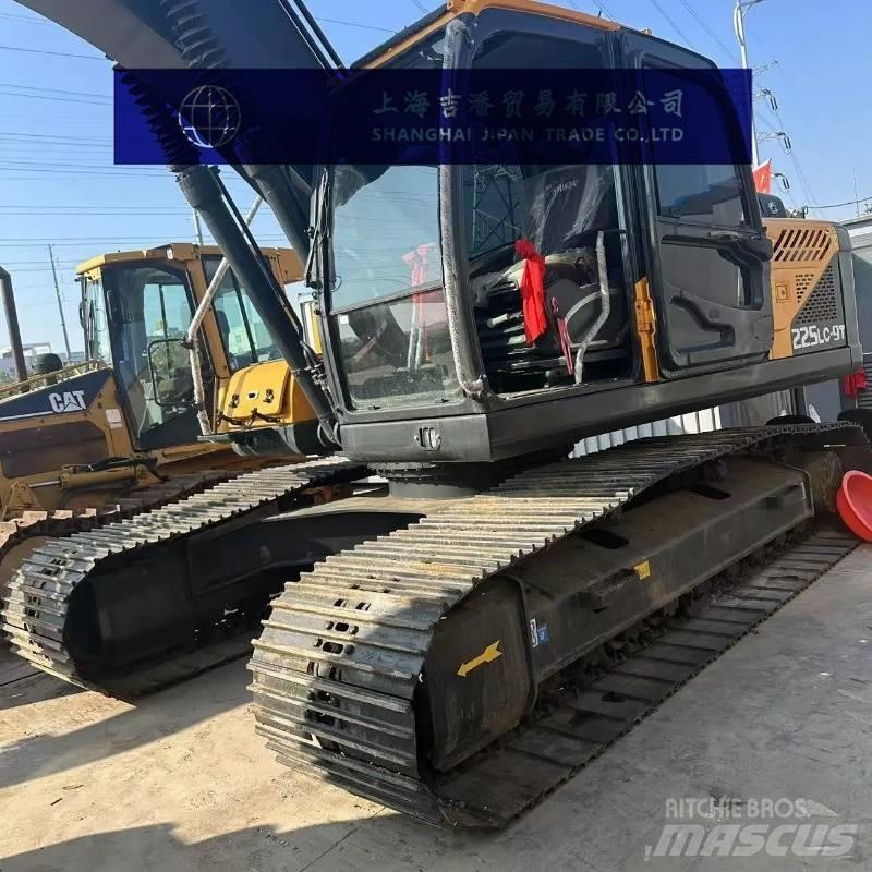 Hyundai R225 大型油圧ショベル12t以上（パワーショベル・ユンボ）