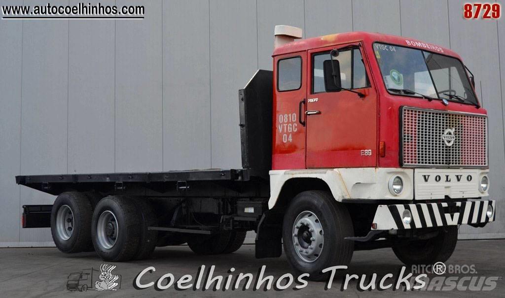 Volvo F89-42 (6x2) 平ボディー