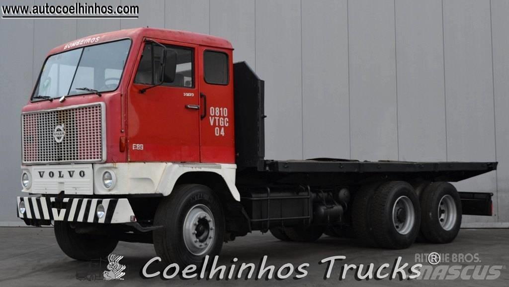 Volvo F89-42 (6x2) 平ボディー