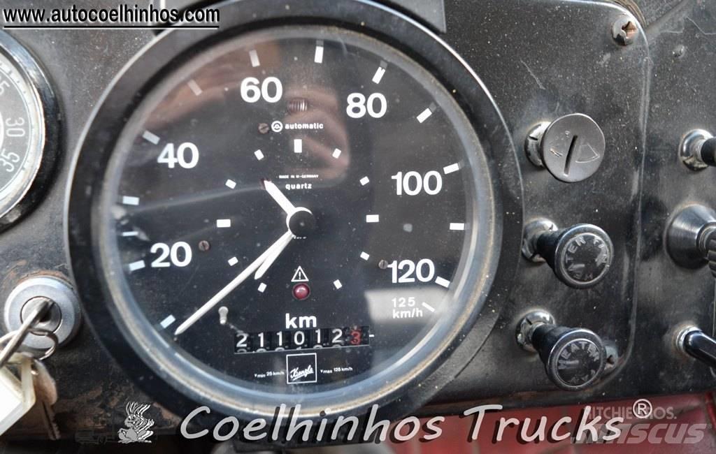 Volvo F89-42 (6x2) 平ボディー