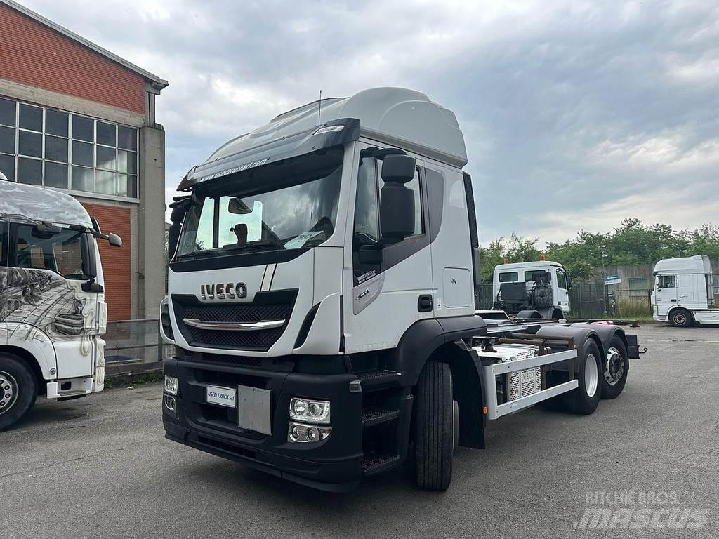 Iveco Stralis 460 キャブ付きシャーシ