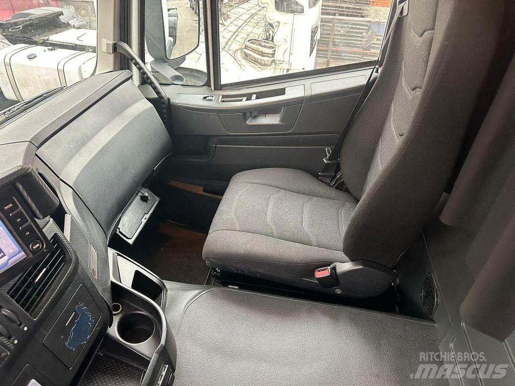 Iveco Stralis 460 キャブ付きシャーシ
