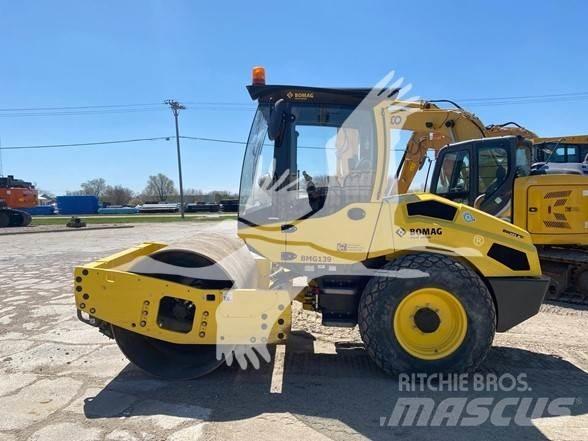 Bomag BW177D-5 振動ローラ