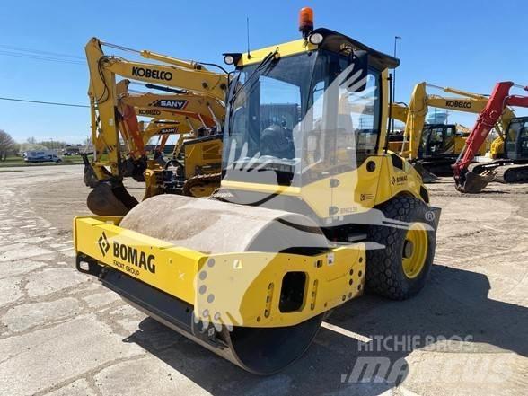 Bomag BW177D-5 振動ローラ