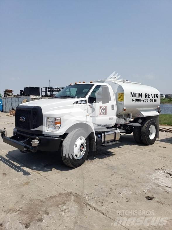 F & R F750 木材トレーラー